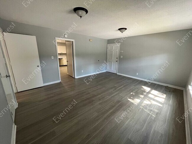 Foto del edificio - 1803 Bailey Ave