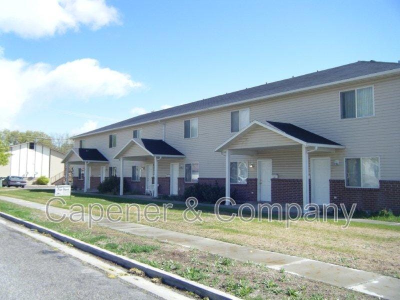 207 S 100 E, Tremonton, UT 84337 Condo for Rent in Tremonton, UT