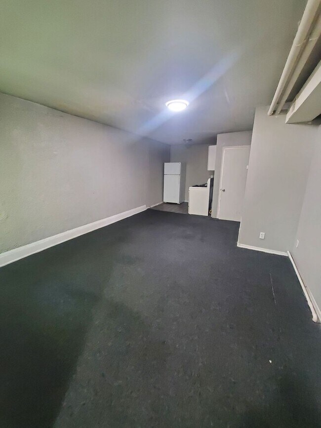 Foto del edificio - 2214-2220 W Hopkins St.