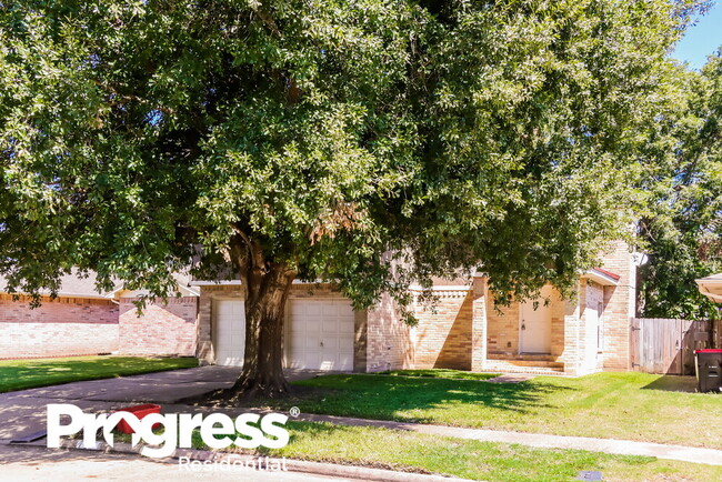 Building Photo - 7615 Alegria Dr