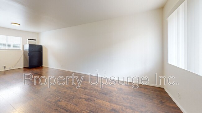 Foto del edificio - 1558 Bridge St