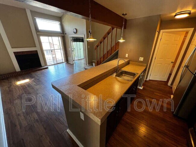 Foto del edificio - 4899 S Dudley St