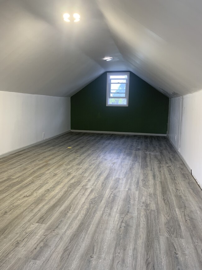 Building Photo - 2607 3rd Ave E