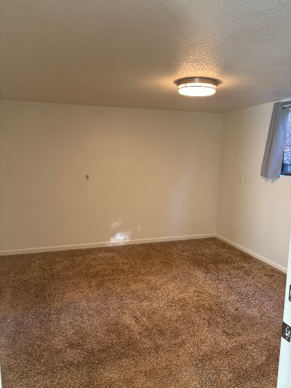 Foto del edificio - 10142 La Porte Rd