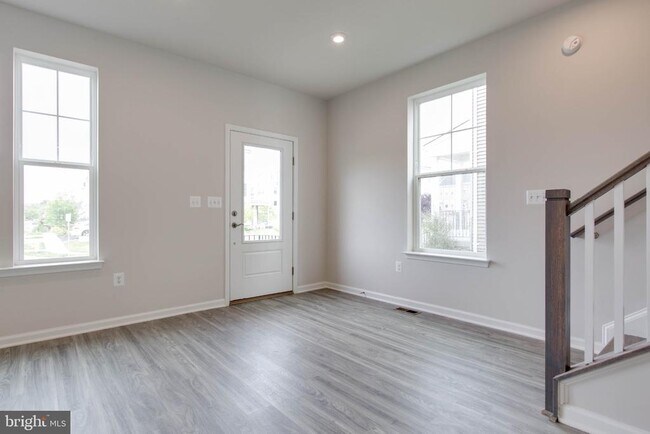 Building Photo - 2009 Twisted Oak Pl
