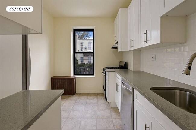 Building Photo - 517 73rd St