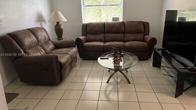 Building Photo - 670 NW 114th Ave