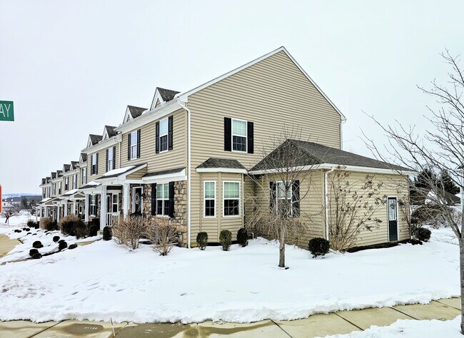 Building Photo - 634 Brentwood Dr