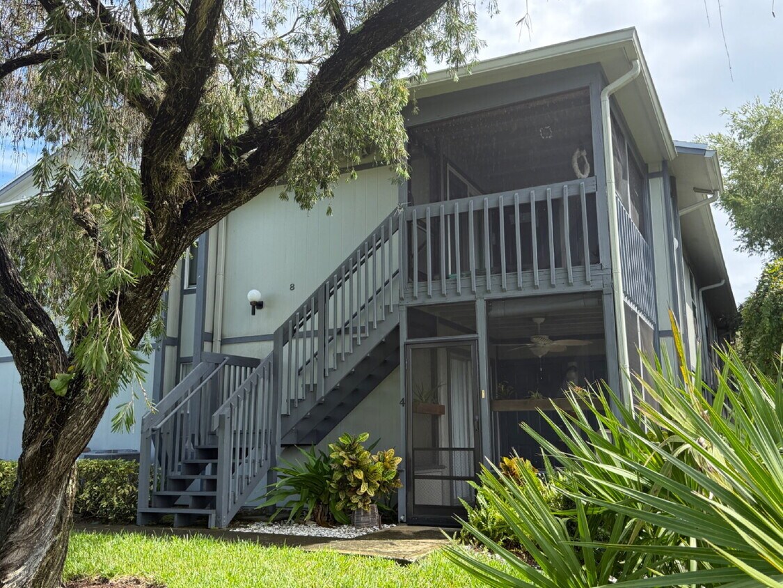 Primary Photo - Spacious 2BR/2BA Condo with Vaulted Ceilin...
