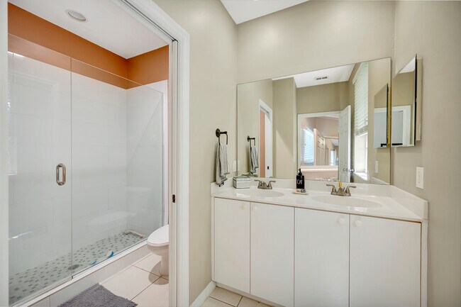 Building Photo - 3258 Tamara Dr