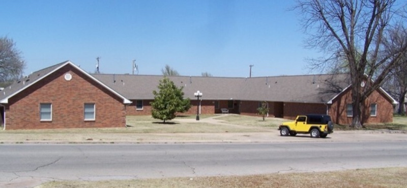 Primary Photo - 1000 W Chickasha Ave