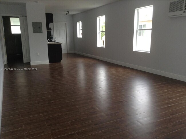 Foto del edificio - 129 NW 15th St