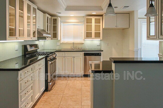 Building Photo - 655 Carlisle Way