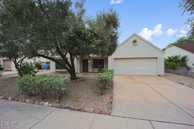 Building Photo - 1007 E Oraibi Dr