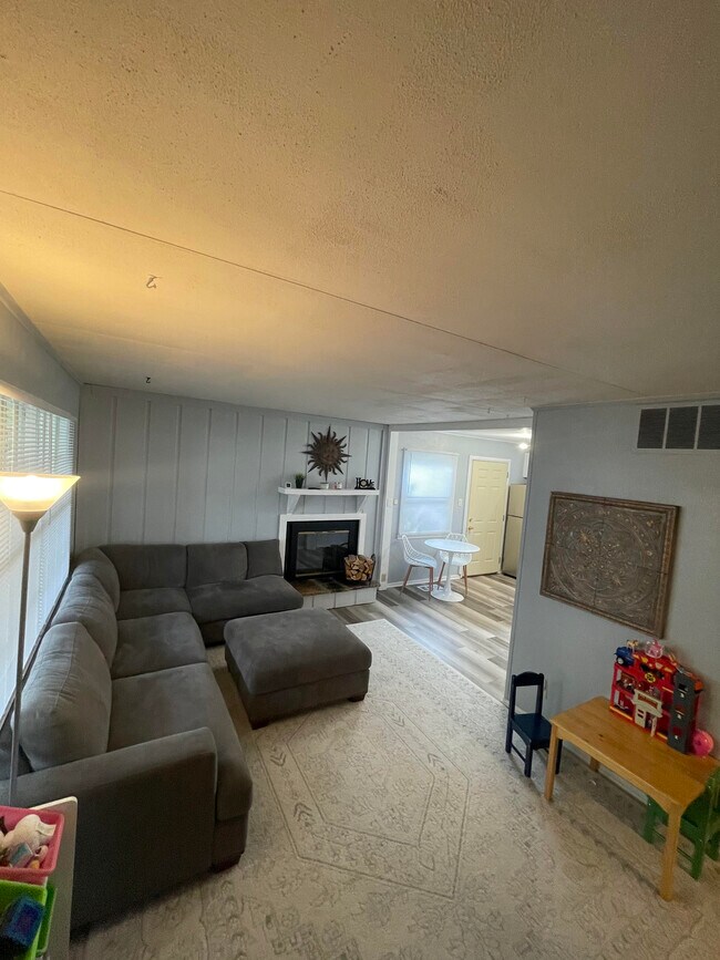 1715 Corning Ave, Waterloo, IA 50701 House Rental in Waterloo, IA