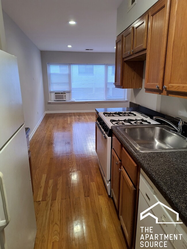 Foto del edificio - 6535 N Mozart St