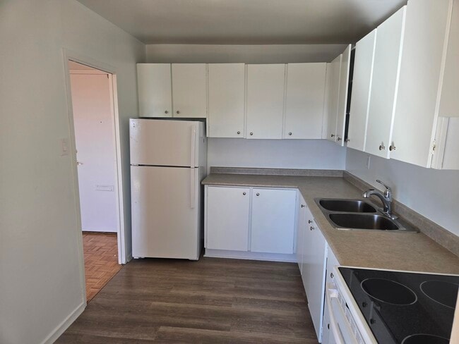 Building Photo - 2600 Finch