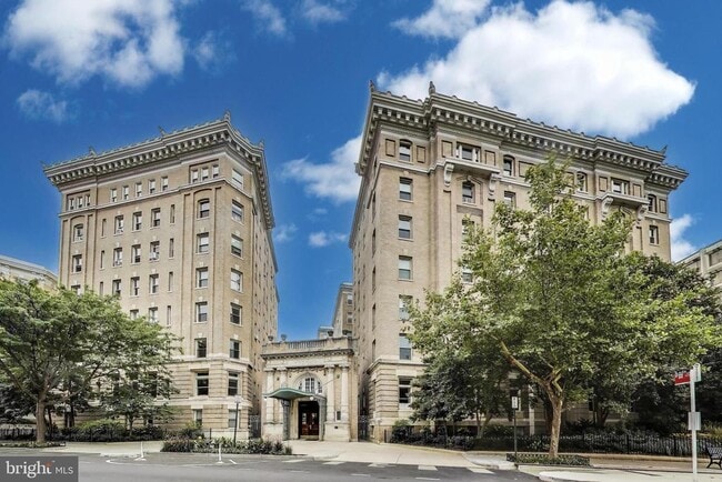 Building Photo - 2022 Columbia Rd NW