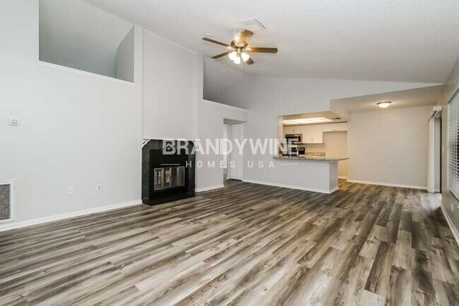 Building Photo - NEW Lower Rental Rate Leasing Special: Mar...