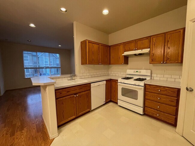 Building Photo - 2436 NW Roseburg Terrace  ~ Wonderful Beth...