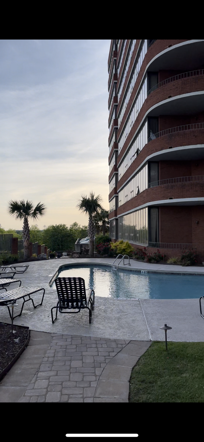 pool at Wilshire house - 1100 Wheat St
