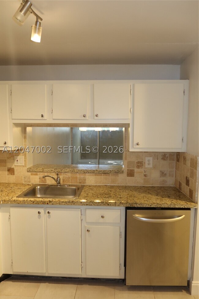 Building Photo - 10835 SW 112th St