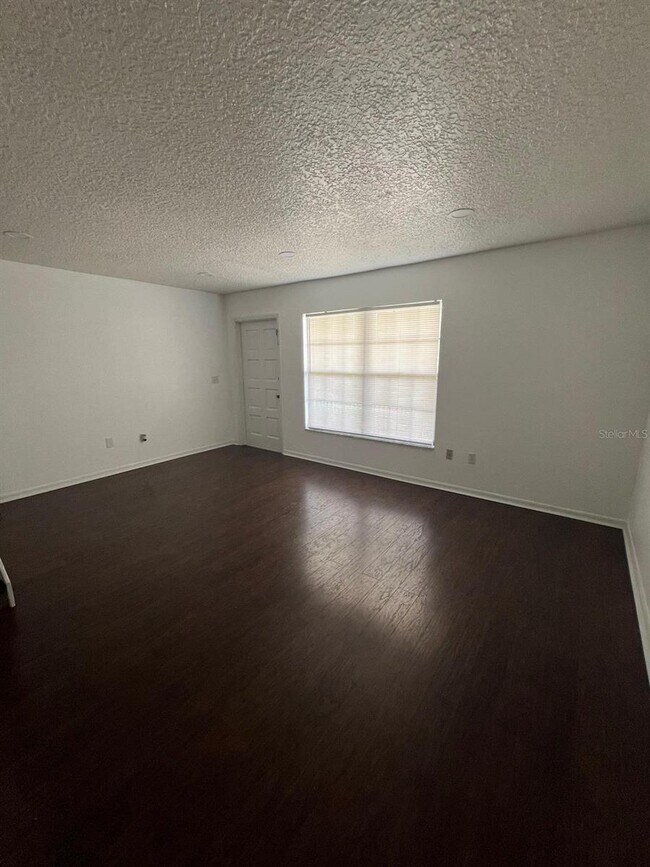 Building Photo - 6052 Village Cir S