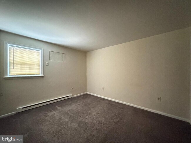 Foto del edificio - 23 Orchard Hills Dr