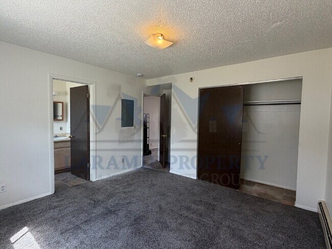 Foto del edificio - 702 Downey St