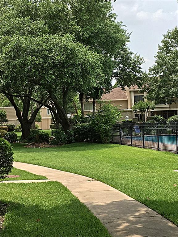 Foto del edificio - 11625 Village Place Dr