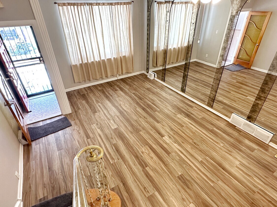 Foto principal - 2509 S Rosewood St