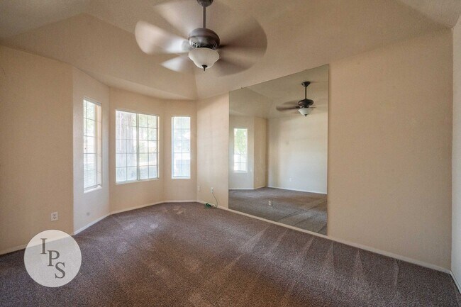 Building Photo - Fresno NorthEast Home, 3BR/2BA, Built 1989 – Across the street from Maple Creek Elementary!