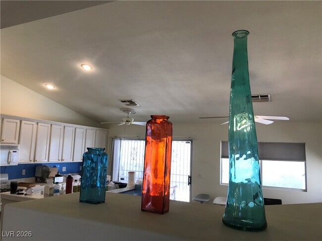 Foto del edificio - 3467 White Mountain St