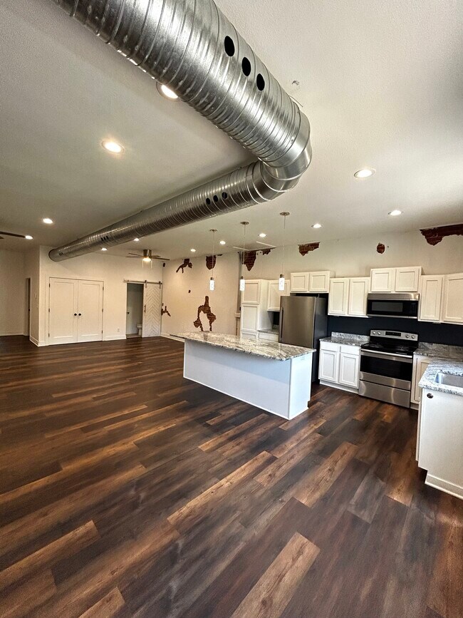 Foto del edificio - 253 E Broadway St