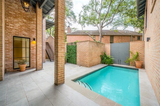 Foto del edificio - 10 S Briar Hollow Ln
