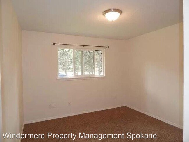 Building Photo - 3 br, 2 bath House - 1320 S Robinhood St.