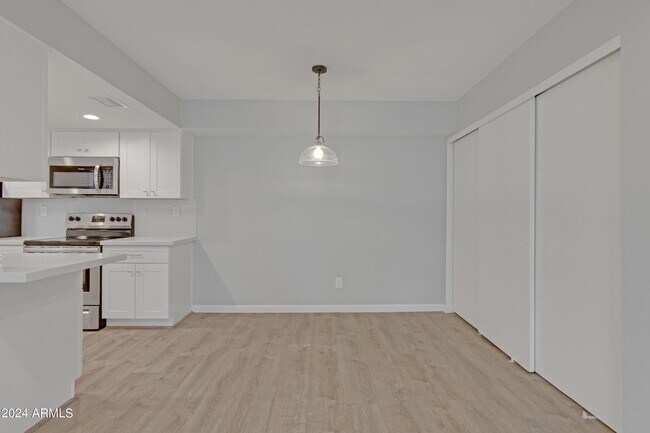 Building Photo - 6480 N 82nd St