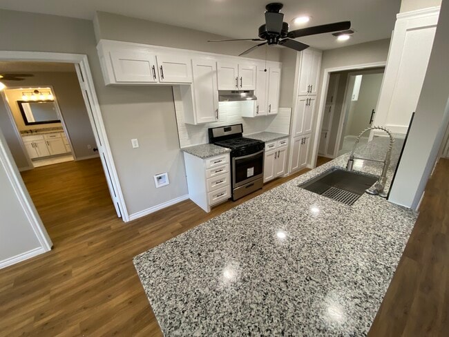 Building Photo - 3213 91st St