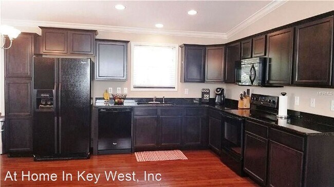 Building Photo - 3 br, 2 bath House - 400 Avenue B