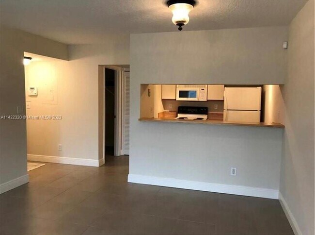 Building Photo - 11300 SW 13th St