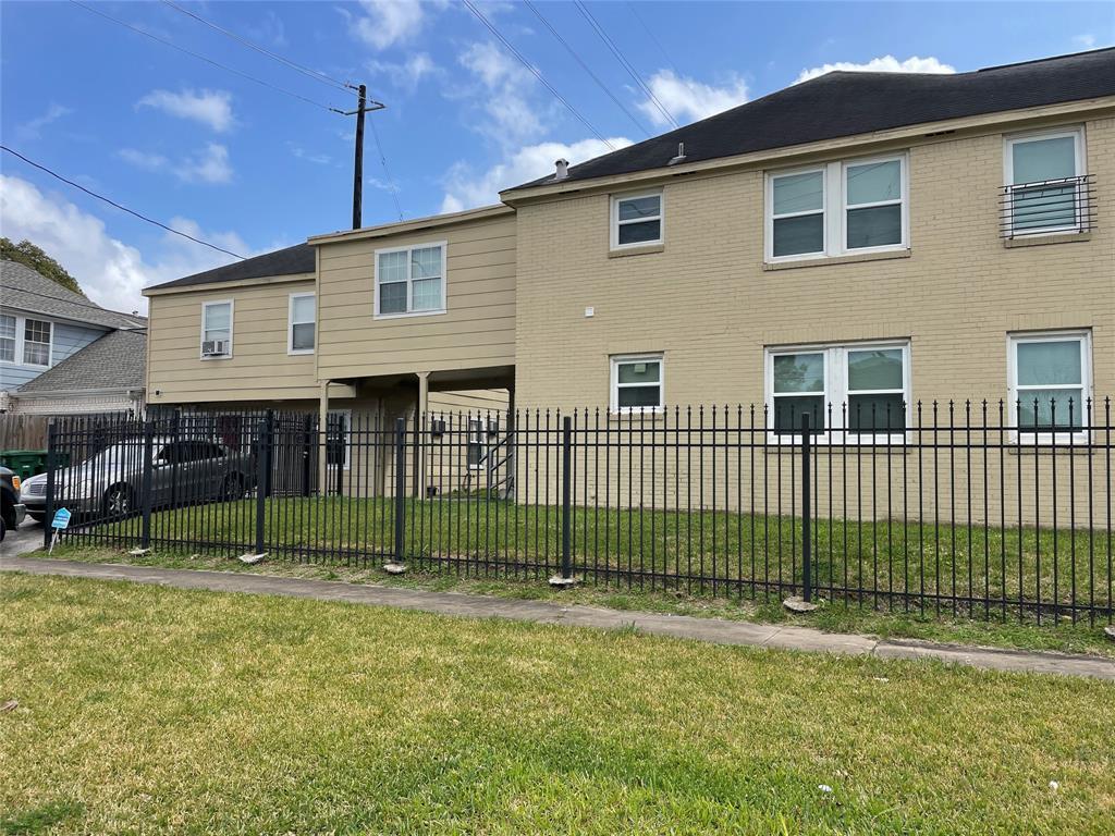 Primary Photo - 2801 Blodgett St
