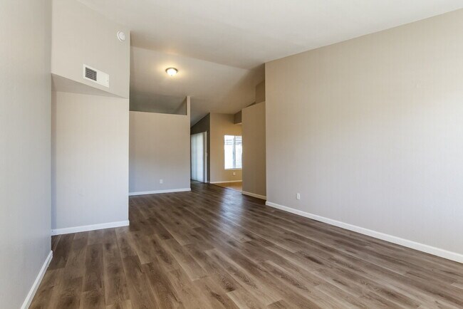 Foto del edificio - 1518 E Carter Rd