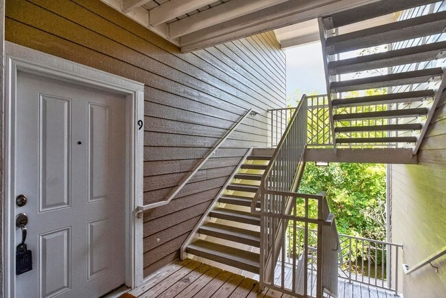 Foto del edificio - 8605 Peckham Ln