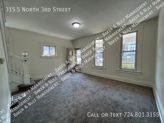 Building Photo - Spacious 2 Bedroom Duplex in Jeannette!
