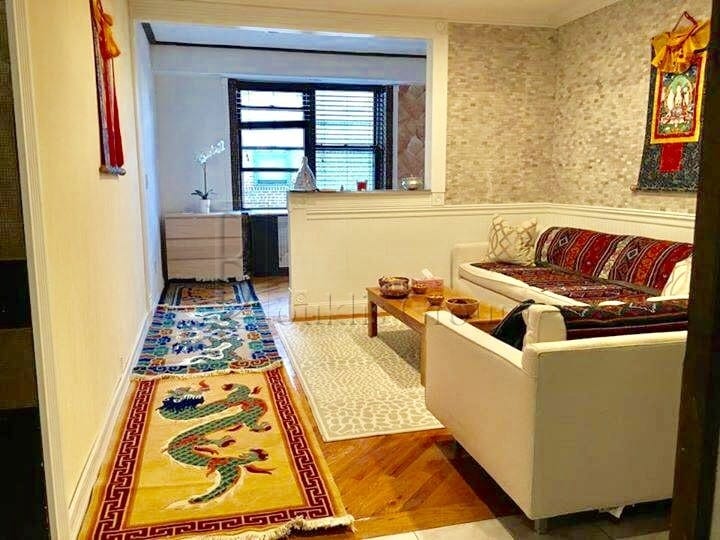 Primary Photo - 7709 Ditmars Blvd
