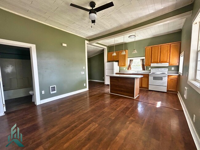 Foto del edificio - 3 bedroom, 1 bath cozy home