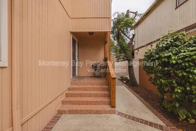 Building Photo - 1207 David Ave