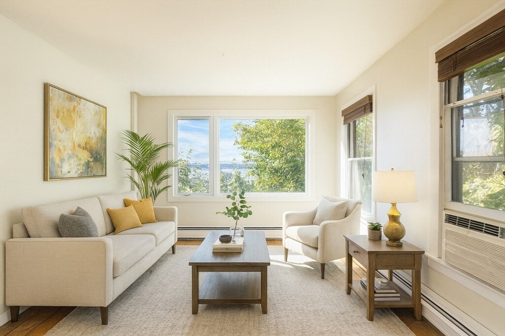 Foto principal - 253 Webster St