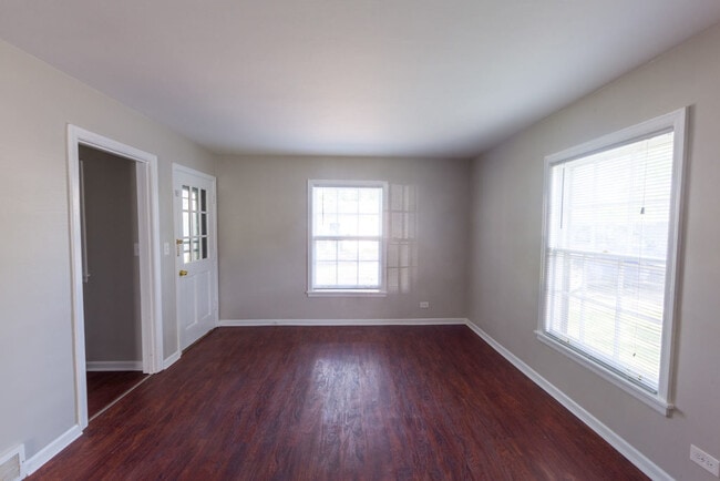 Building Photo - 41 E North Ave