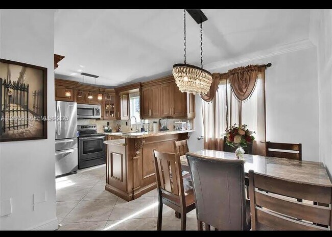 Building Photo - 985 NE 33rd Terrace